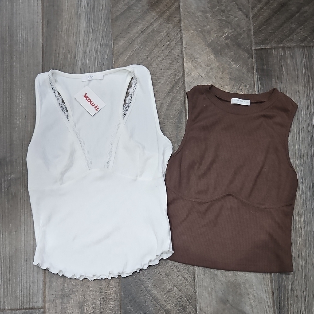 2 Women's Sleeveless Tops - Size Medium